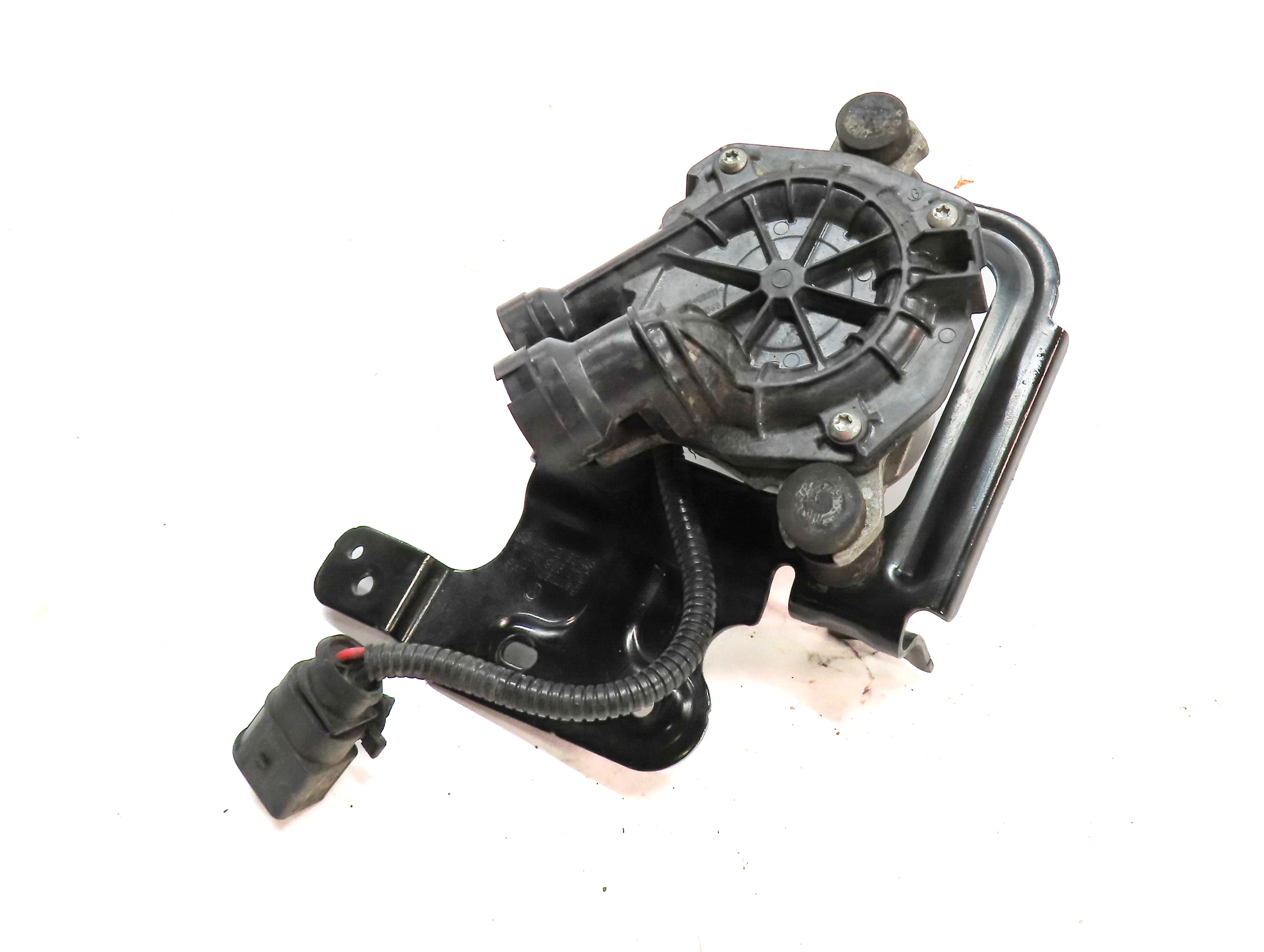 2015 AUDI Q7 (4L) 3.0L SUPER (CTWB) ENGINE SECONDARY AIR INJECTION PUMP — exact item pictured
